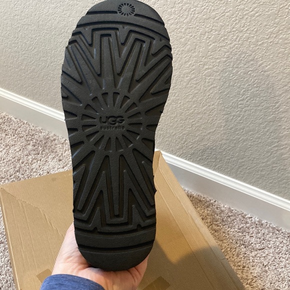 UGG Classic Tall Boot - Picture 2 of 5